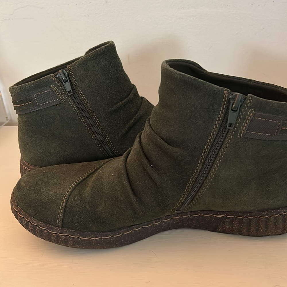 Clarks Collection Leather Ankle Boot-Caroline Derby Dark Green Women’s 9.5 Wide - Picture 5 of 7